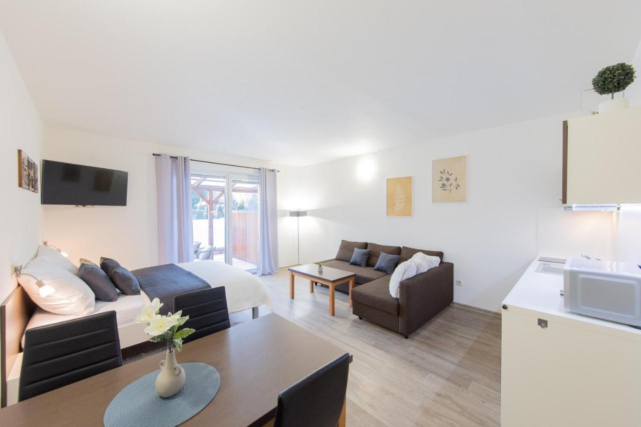 Apartman Sophia 4 S Terasou Velké Losiny Eksteriør billede